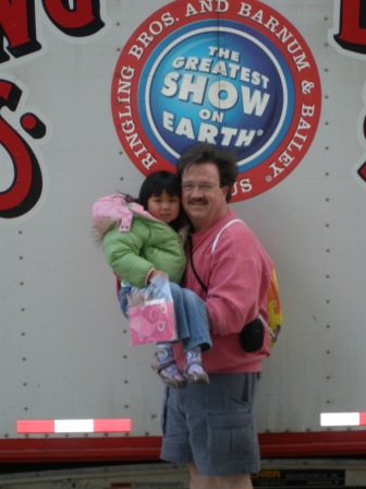 Kasen and Daddy at the circus